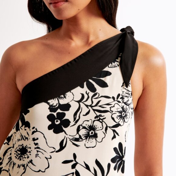 Abercrombie & Fitch - Floral Black and White One-Shoulder Dress Scarf - Picture 2 of 7